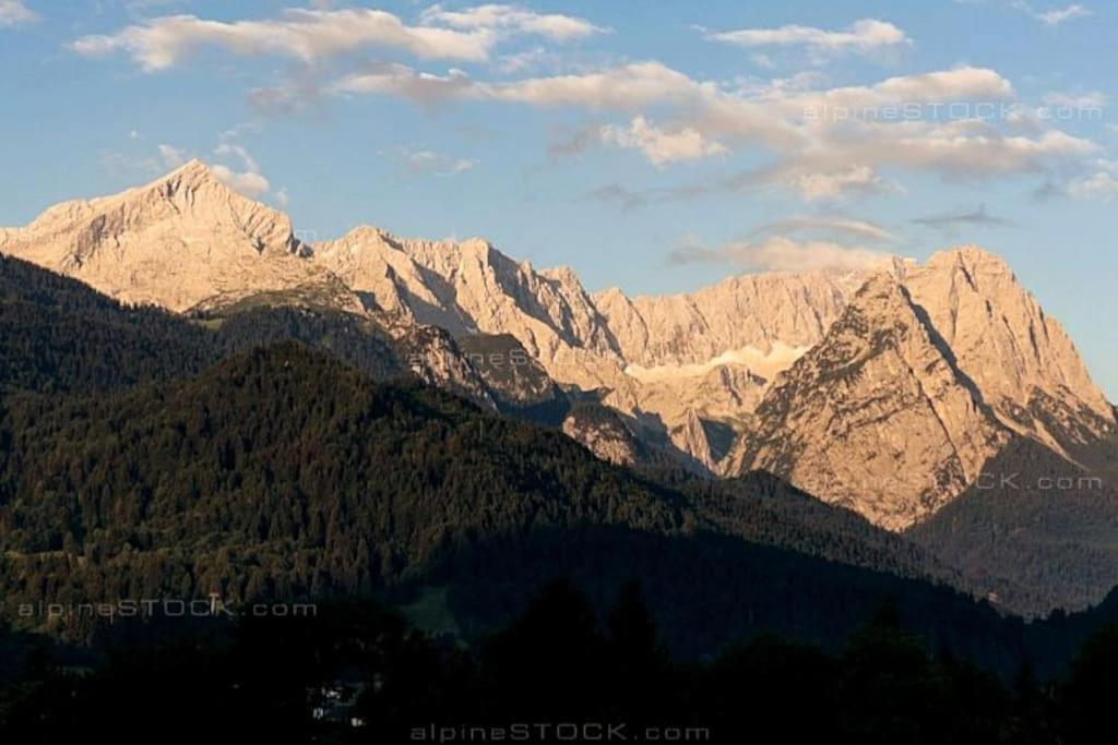 Zentral, Ruhig & Stilvoll Mit Bergpanorama+ Garten Garmisch-Partenkirchen Buitenkant foto